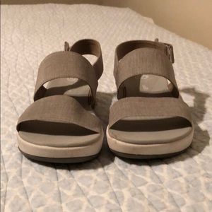 Clark’s Linen color 7M 2 inch